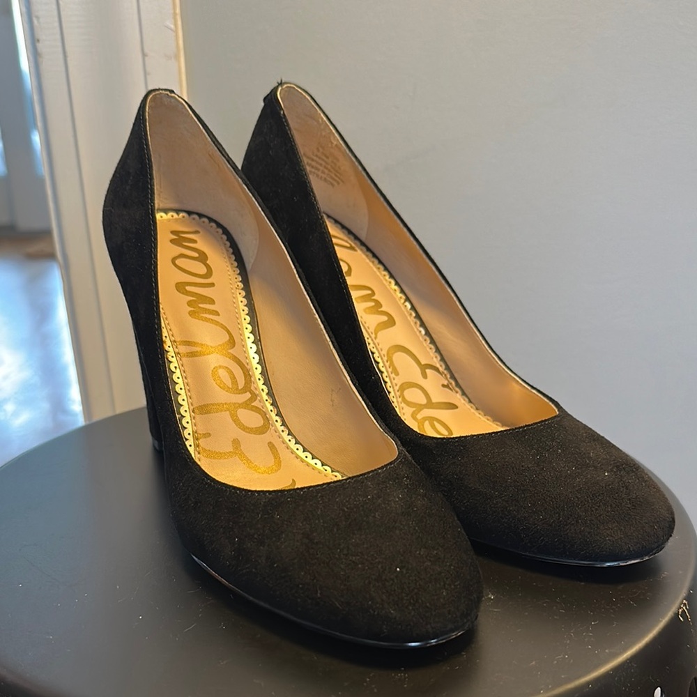 Sam Edelman “Stillson” Black Suede Pumps. Size: 9.5. Excellent condition.